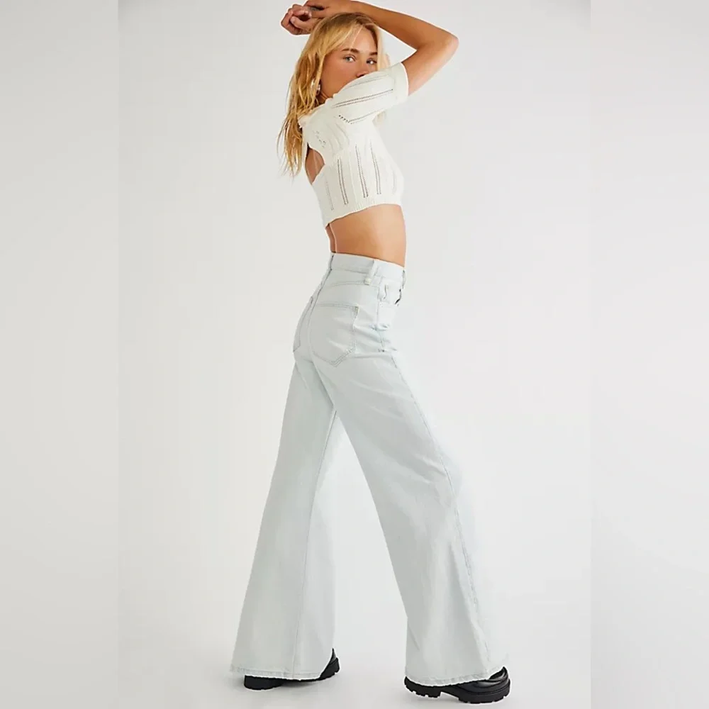 FREE PEOPLE by ZGY Denim ZEEGEEWHY‎ Light Blue Flare Jeans